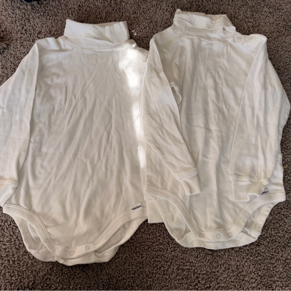 Gerber White Baby Turtleneck Onesie 3T